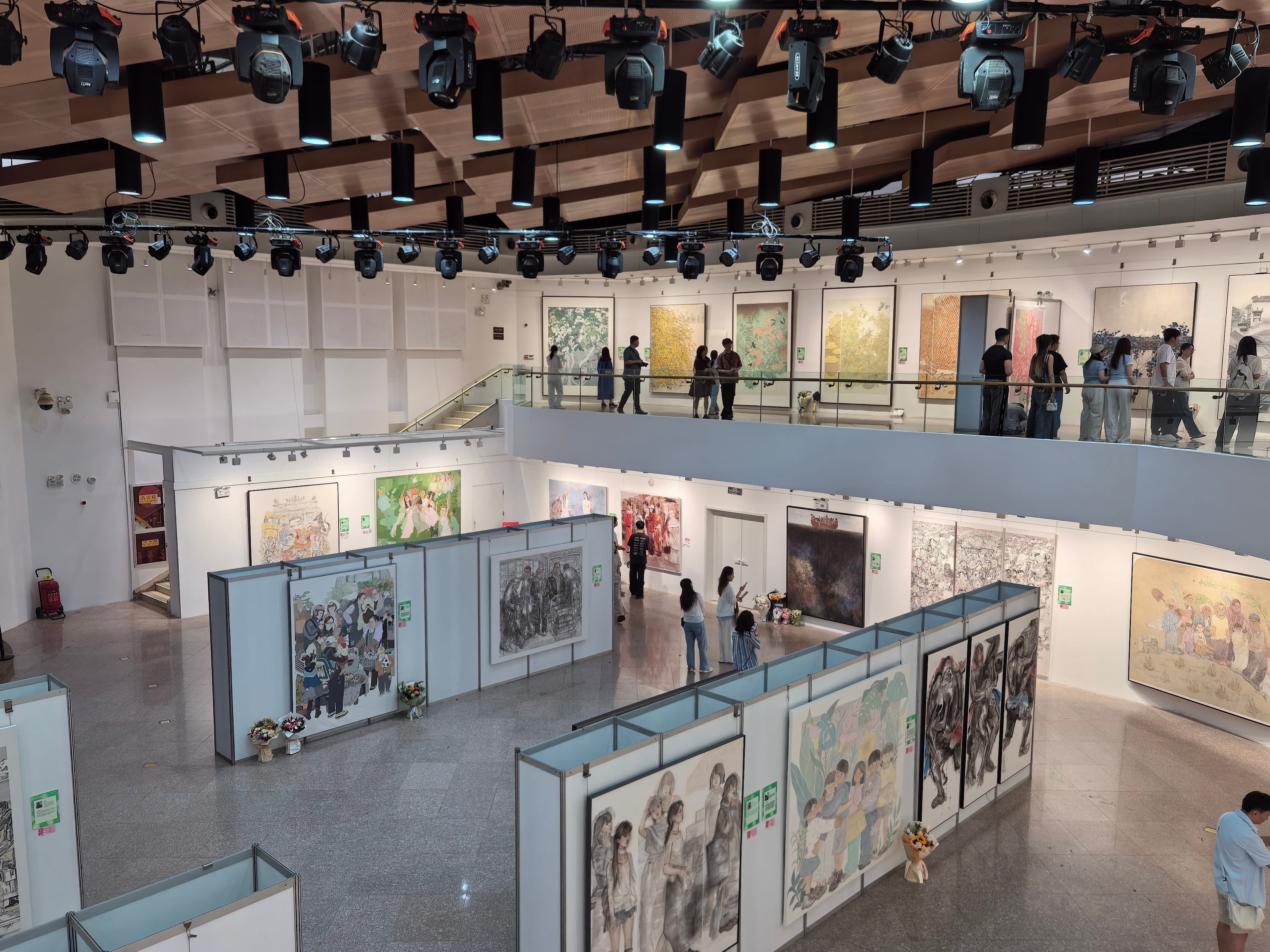 The Shift in Young Chinese Oil Painting: From Market Adaptation to Self-Expression - MAGICBEAR ART